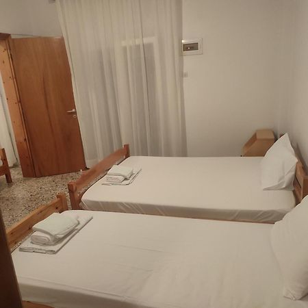 Michalos Apartments Paralía Skotínis Екстериор снимка