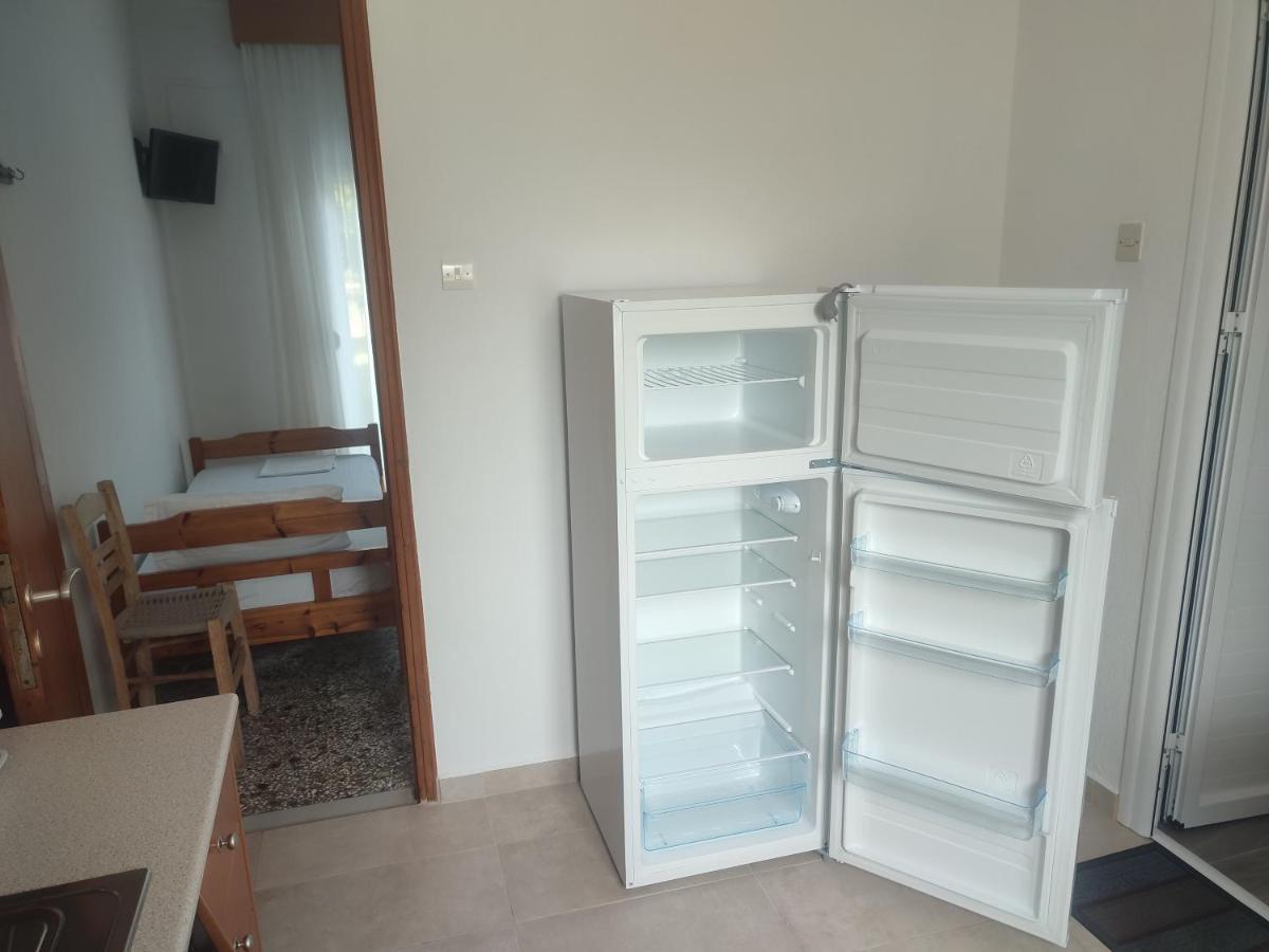 Michalos Apartments Paralía Skotínis Екстериор снимка