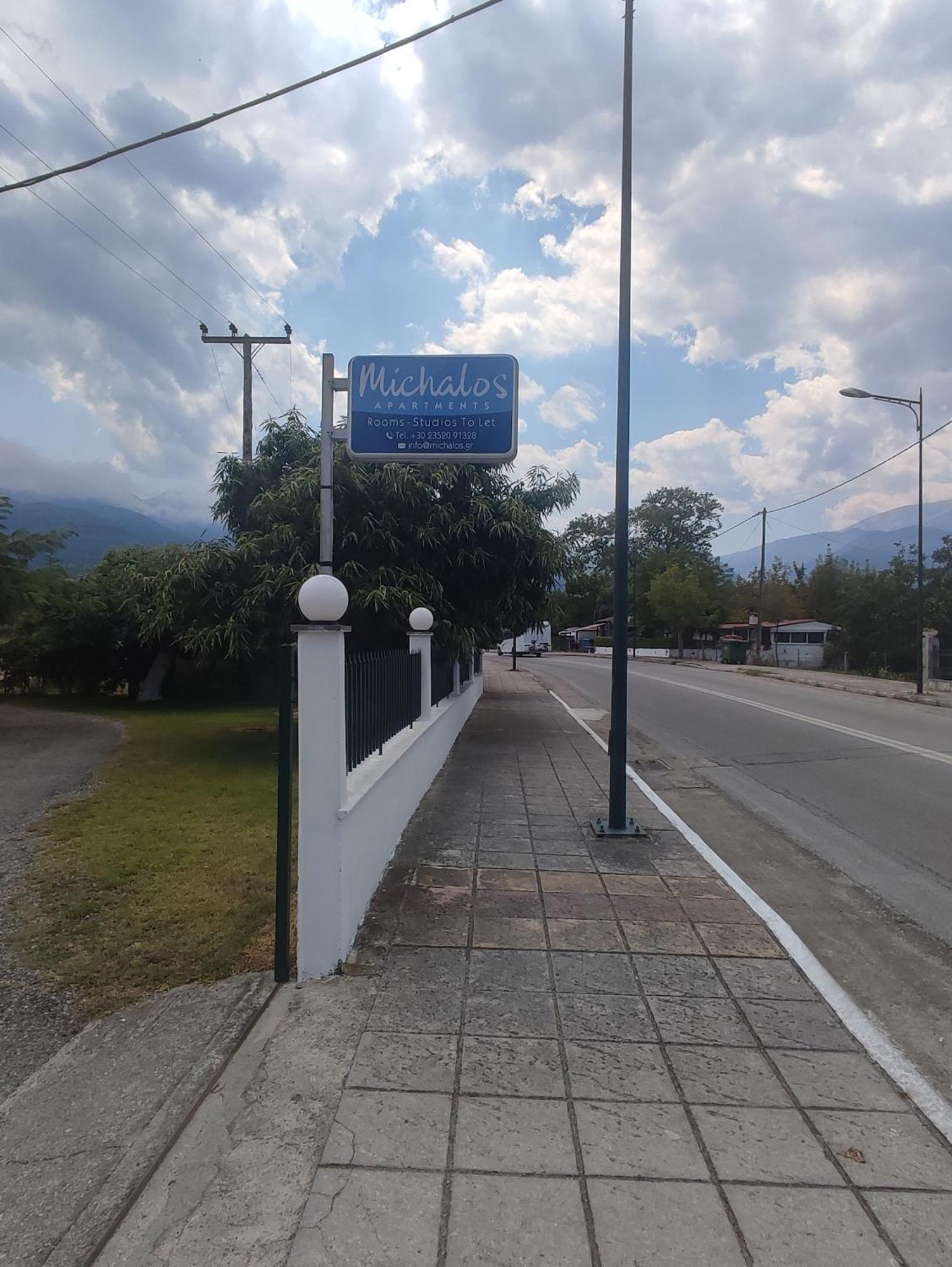 Michalos Apartments Paralía Skotínis Екстериор снимка