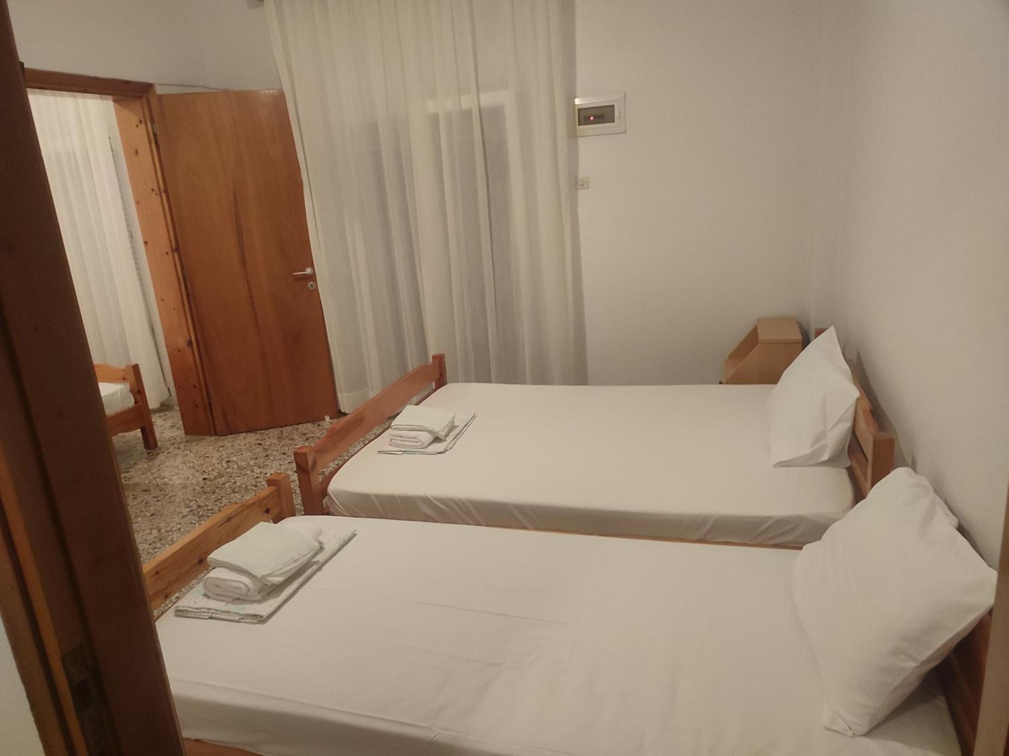 Michalos Apartments Paralía Skotínis Екстериор снимка