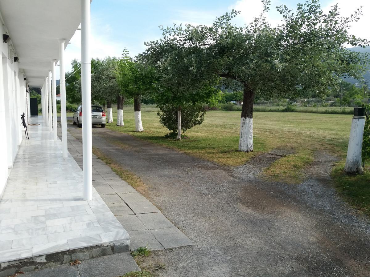 Michalos Apartments Paralía Skotínis Екстериор снимка