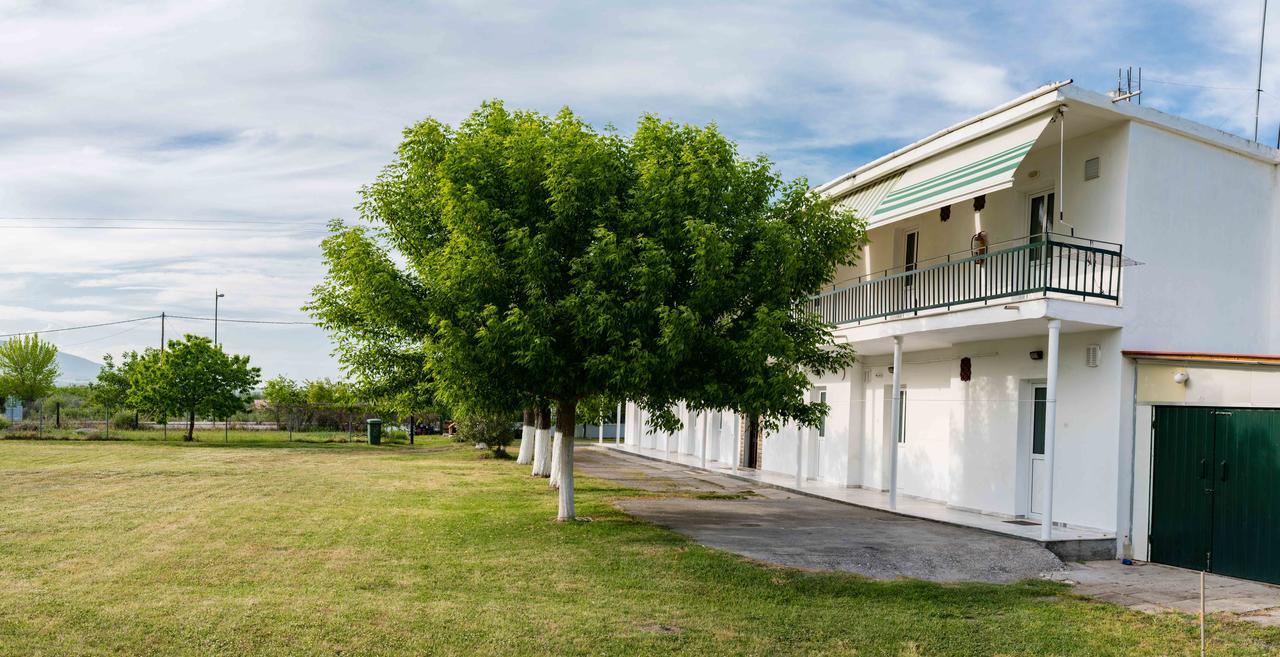 Michalos Apartments Paralía Skotínis Екстериор снимка